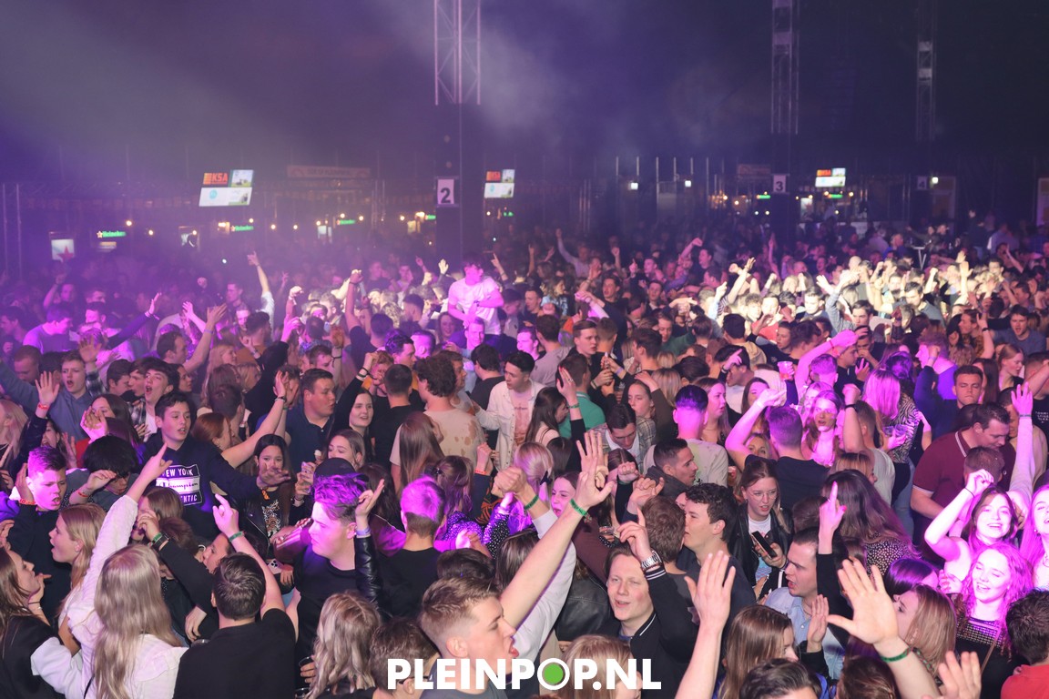 V R I J D A G     (128)